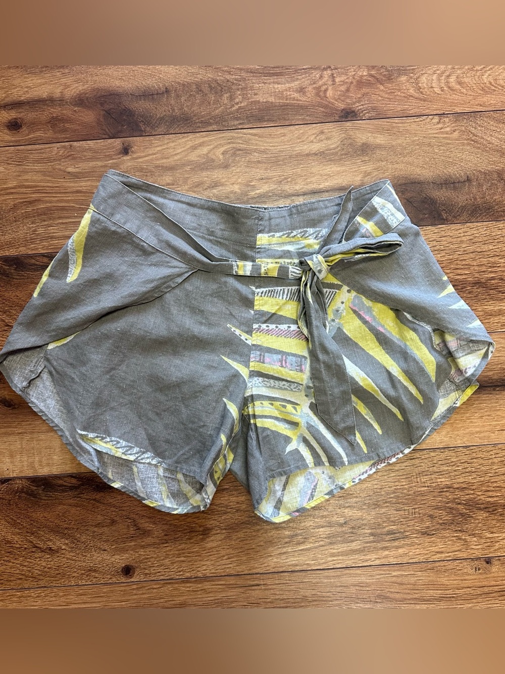 Patagonia Women’s Gray & Yellow Tie-Front Shorts